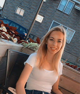 Meet your Posher, Yasmine